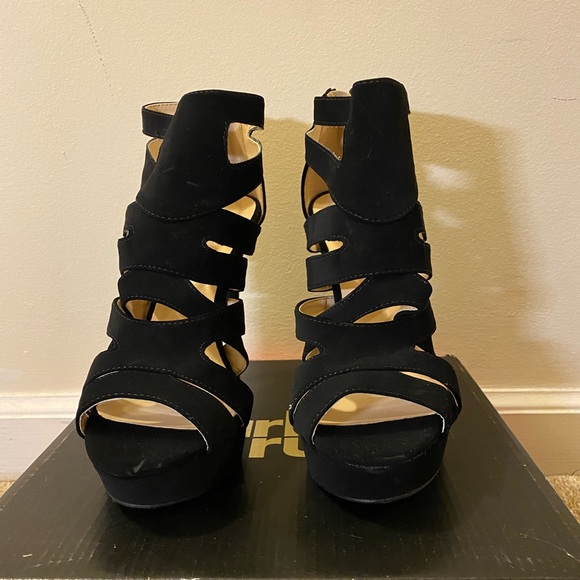 Excellent Condition Charlotte Russe Avalon Black Suede 
Stacked Pumps Stilettos - Picture 3 of 12